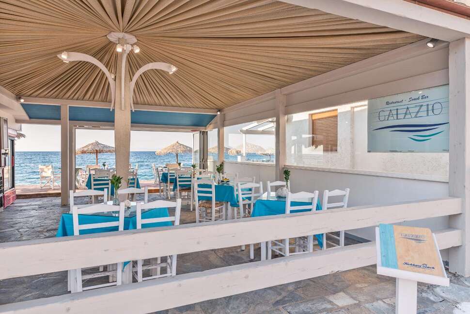 Een foto van de faciliteiten bij Kokkari Beach