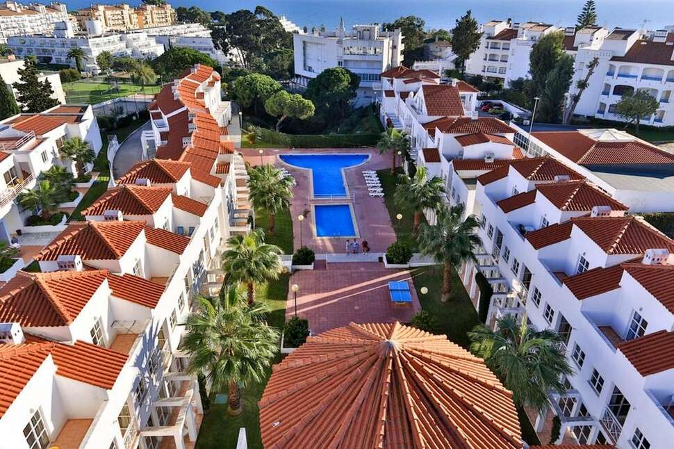 Ein Foto vom Pool im Apartments Ouratlantico