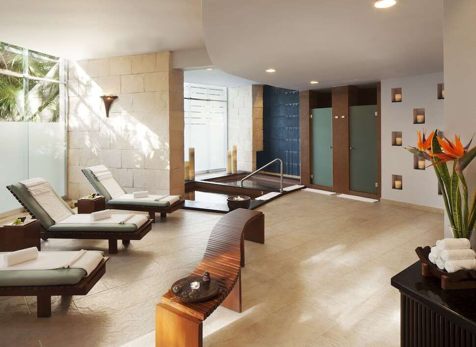 Een foto van The Fives Beach Hotel & Residences