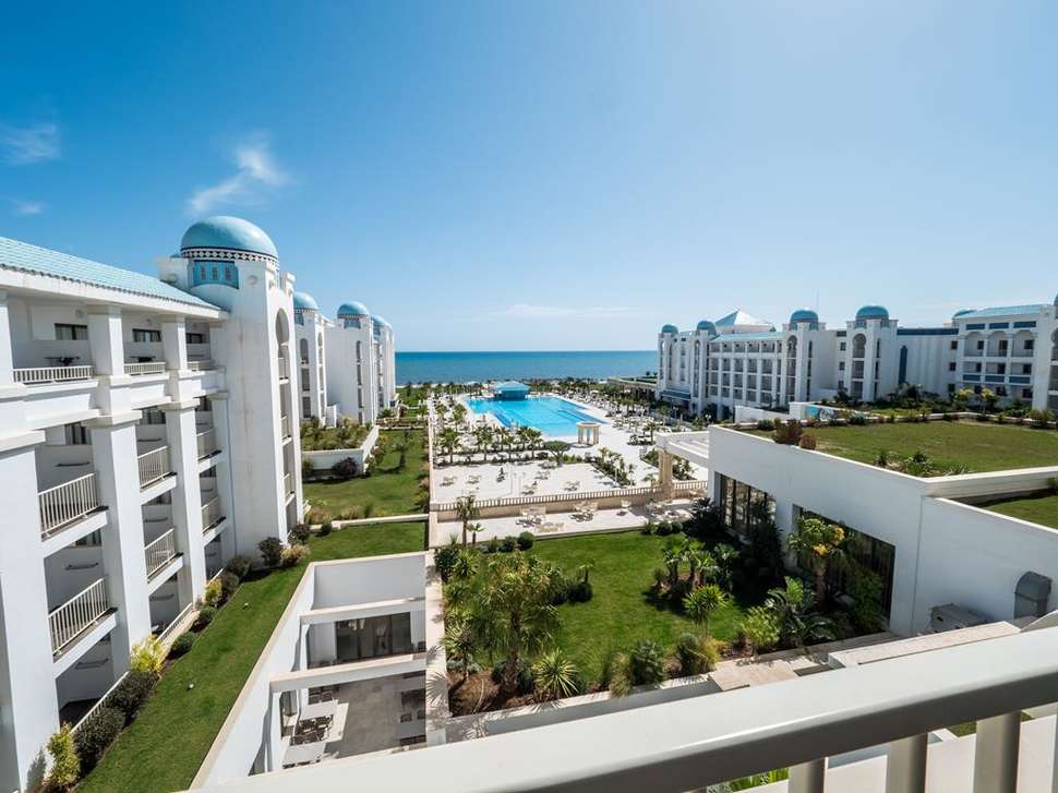 Ein Foto Barcelo Concorde Green Park Palace