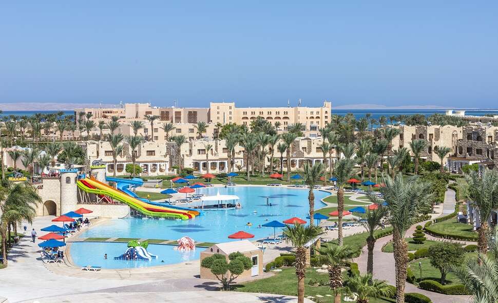 Een foto van het zwembad bij Royal Lagoons Resort & Aqua Park