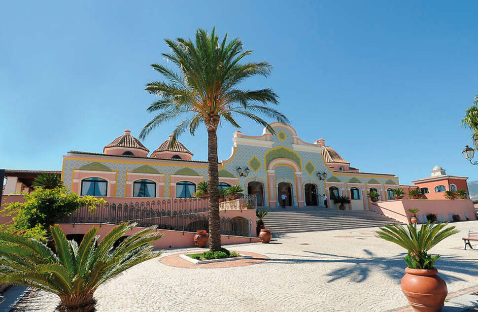 Een foto van de buitenkant van Club Hotel Marina Beach