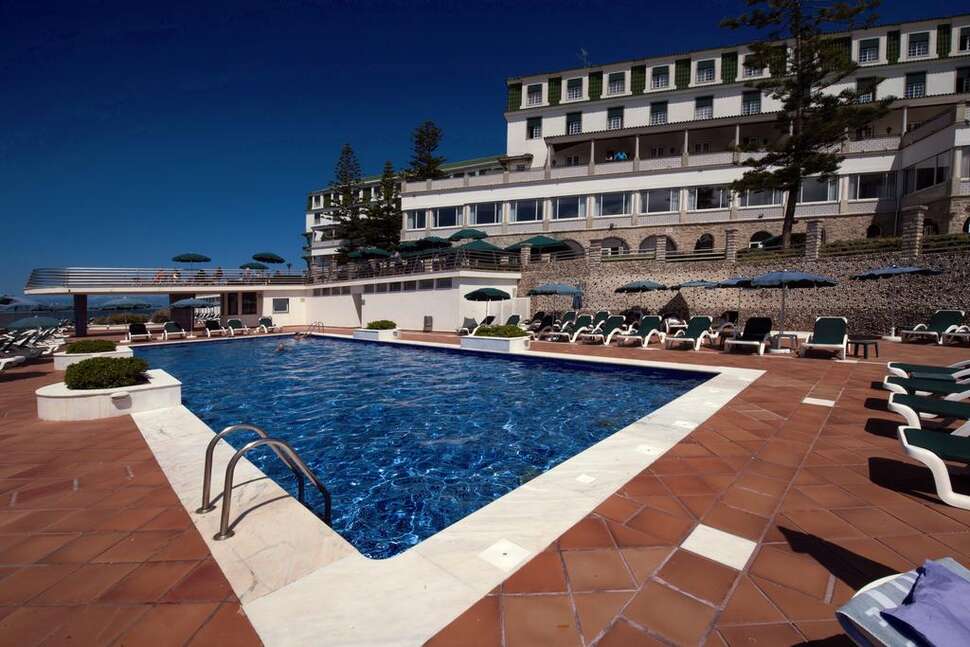 Ein Foto vom Pool im Vila Gale Ericeira