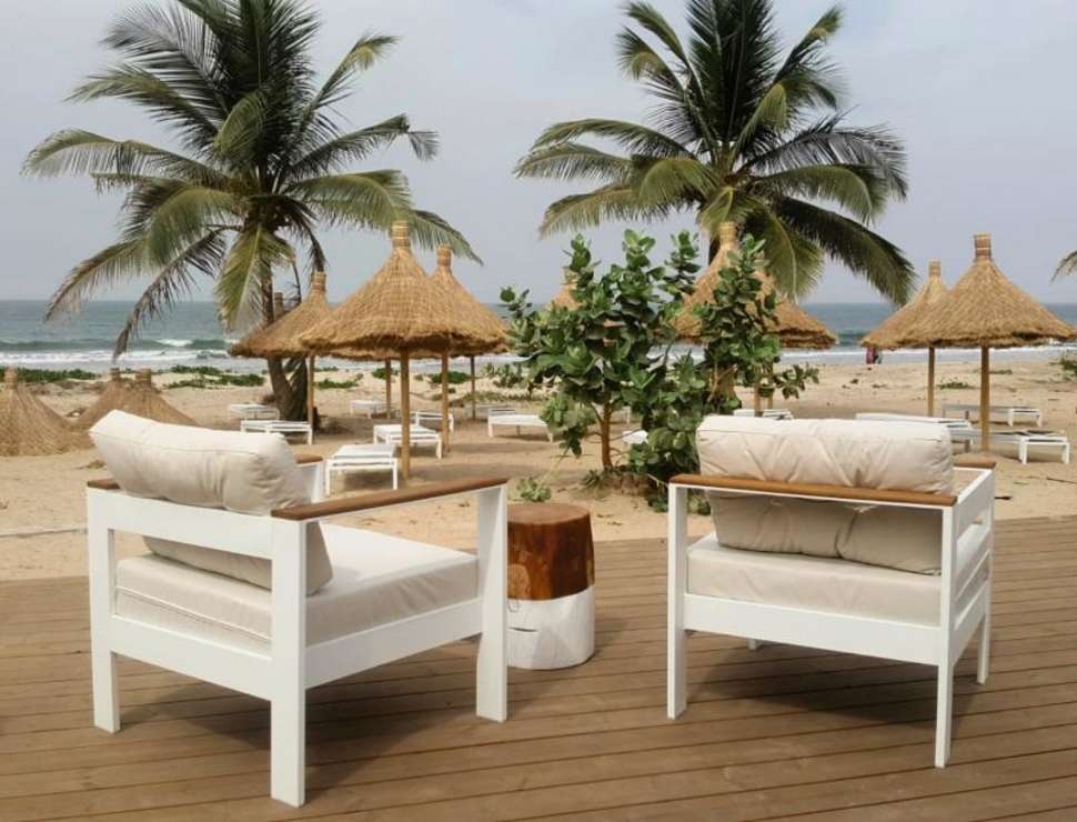 Een foto van het terras bij Sunprime Tamala Beach