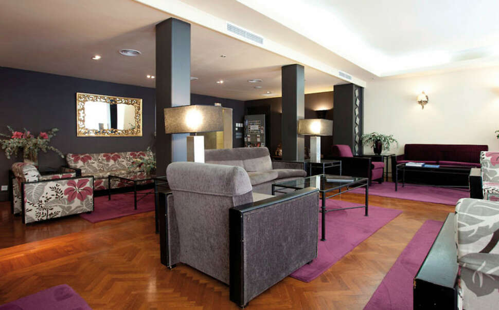 Ein Foto Hotel Moderno