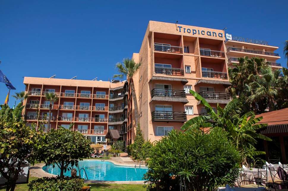 Een foto van de buitenkant van MS Tropicana