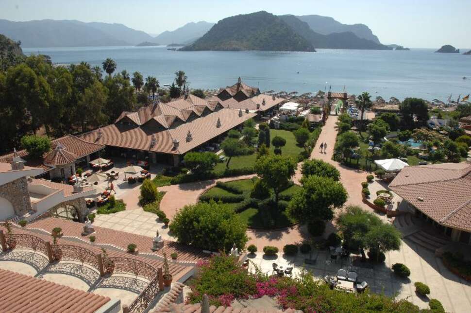 Een foto van de buitenkant van Marti Resort