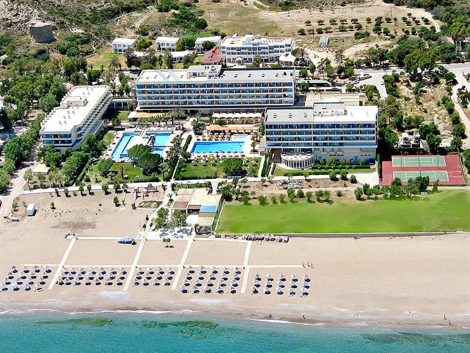 Een foto van de buitenkant van Blue Sea Beach Resort