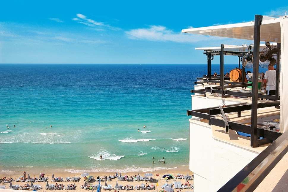 Een foto van het strand bij Jura Hotels Ada Beach