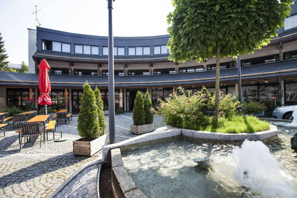 Een foto van het terras bij Appartementen Schindlhaus