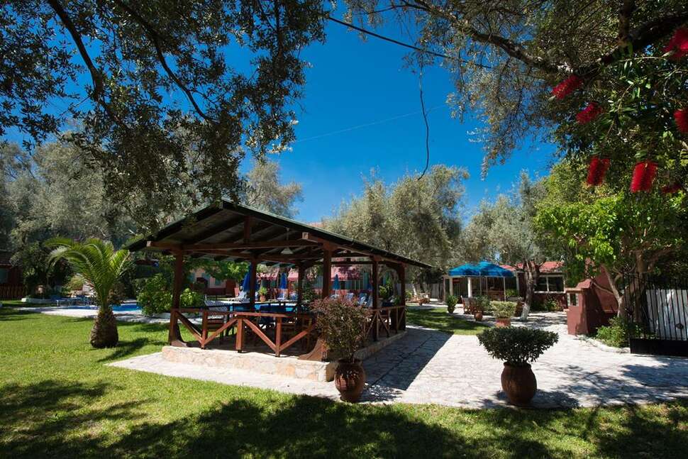 Een foto van het terras bij Villa Kazazis