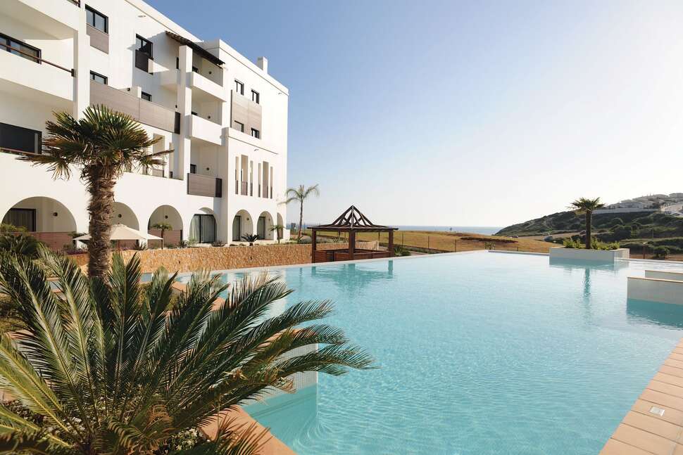 Een foto van het zwembad bij Belmar Spa & Beach Resort