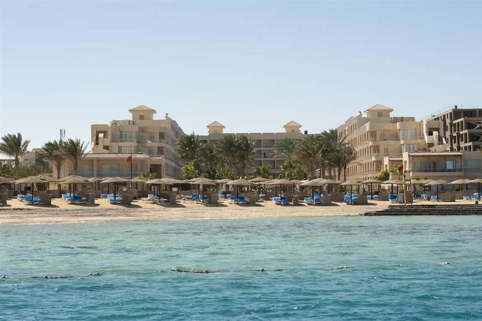 Een foto van het strand bij Sea Star Beau Rivage