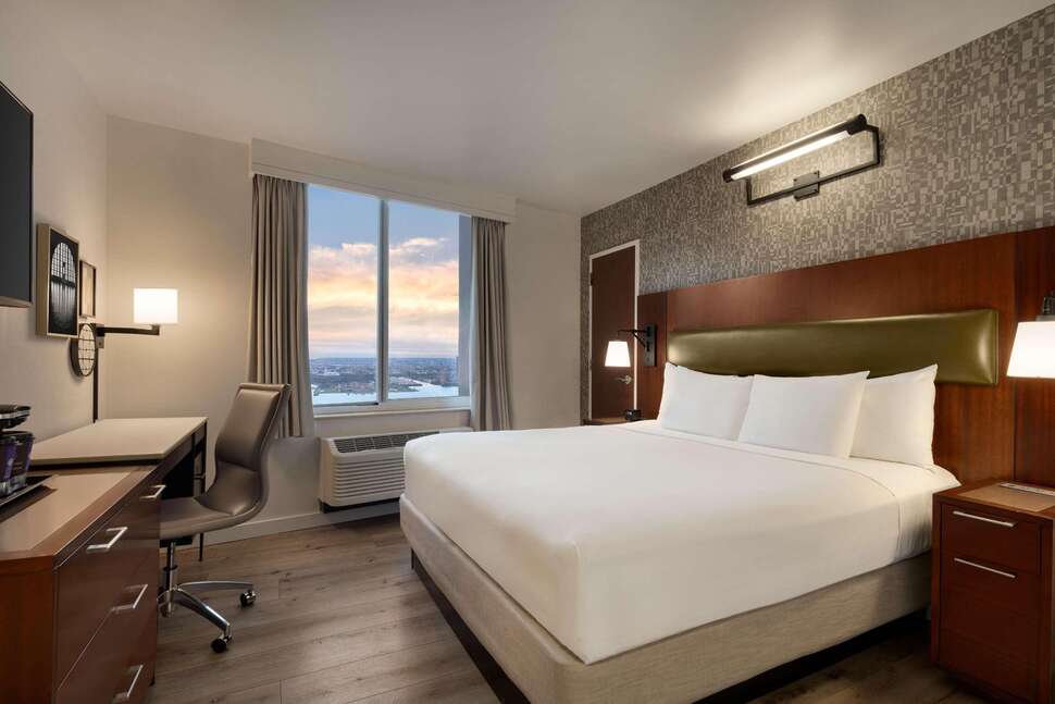 Ein Foto DoubleTree by Hilton New York Downtown