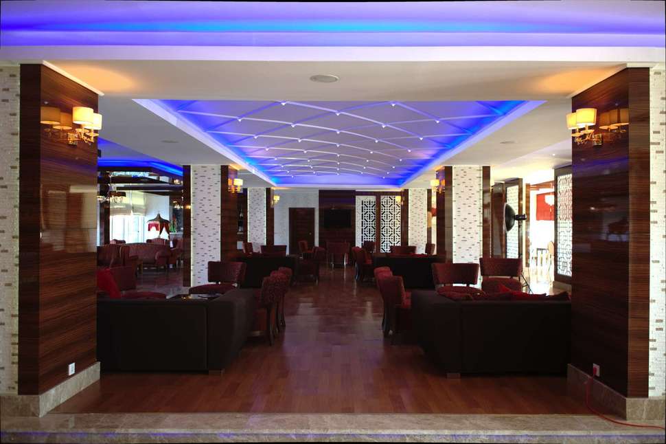 Een foto van het interieur van Hotel Drita