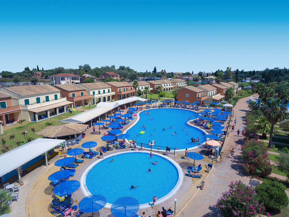 Een foto van het zwembad bij Aqualand Resort