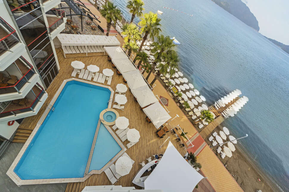 Een foto van het zwembad bij Poseidon Hotel