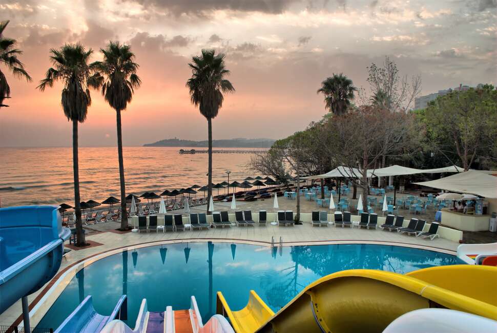 Een foto van het zwembad bij Ephesia Holiday Beach Club