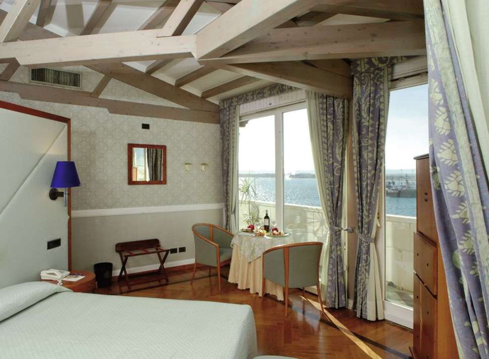 Ein Foto Grand Hotel Ortigia