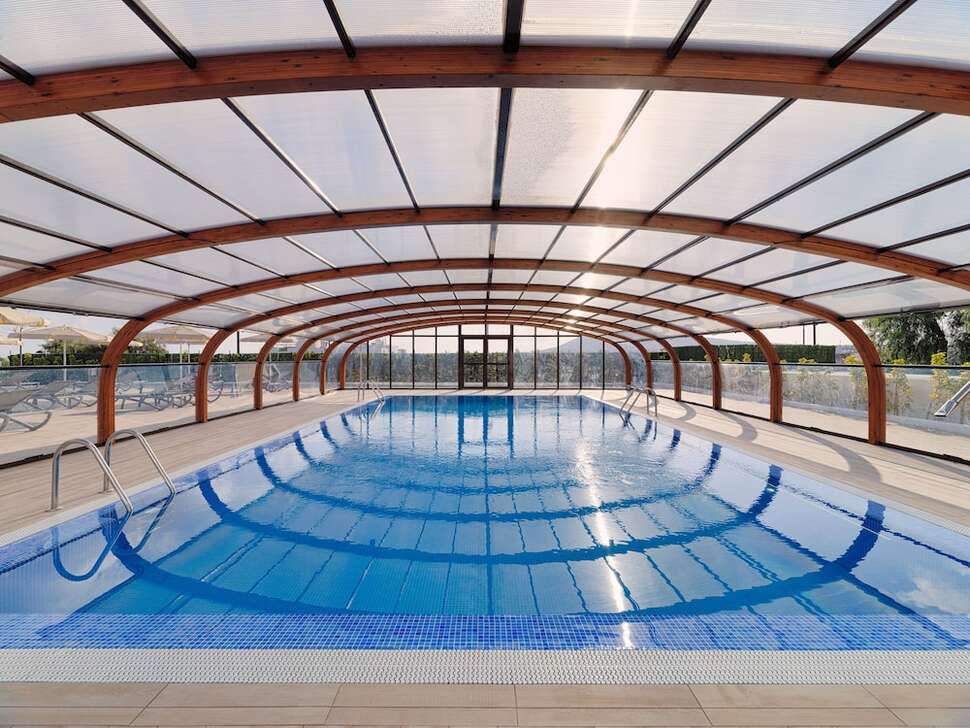 Een foto van het zwembad bij H10 Lanzarote Princess