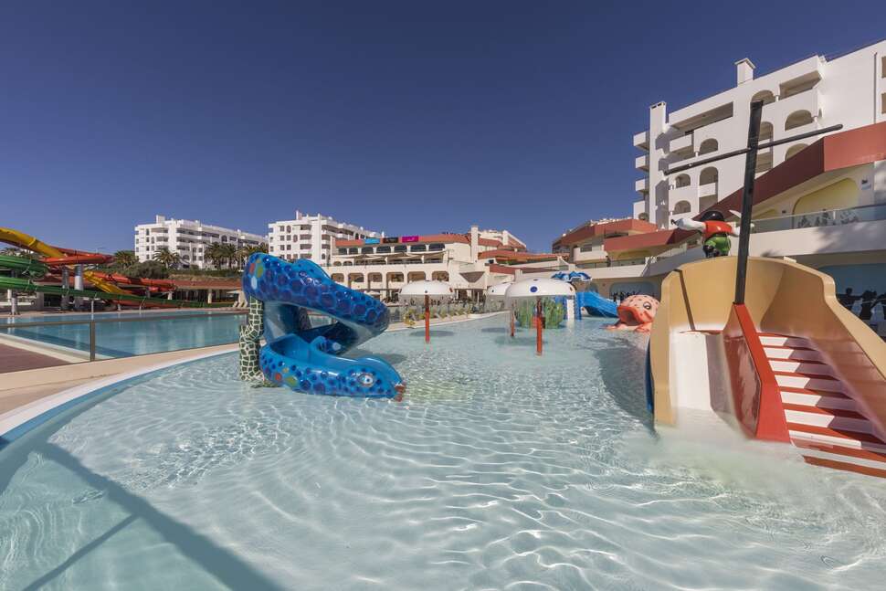 Een foto van het zwembad bij Ukino Palmeiras Village Family Resort