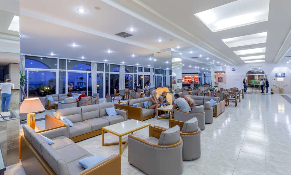 Een foto van het interieur van Olympos Beach Resort
