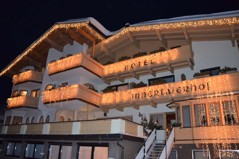 Een foto van de buitenkant van Hotel Innertalerhof