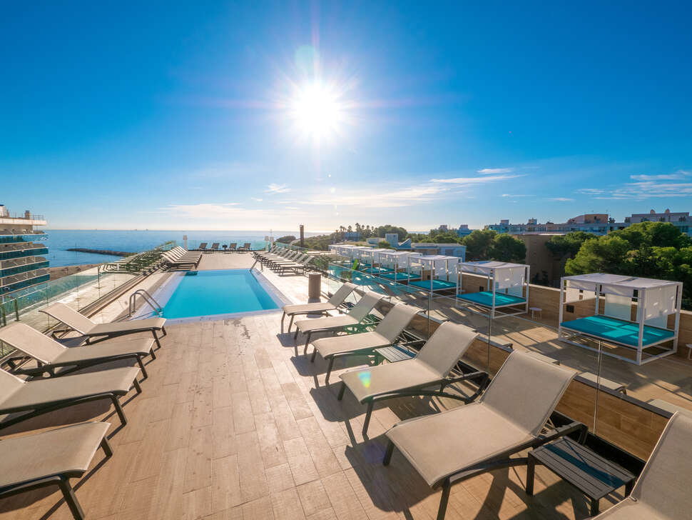 Ein Foto vom Pool im Golden Costa Salou Adults Only