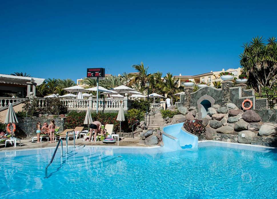 Een foto van het zwembad bij Palm Oasis Maspalomas