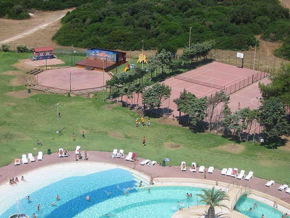 Een foto van het zwembad bij Camping California Village