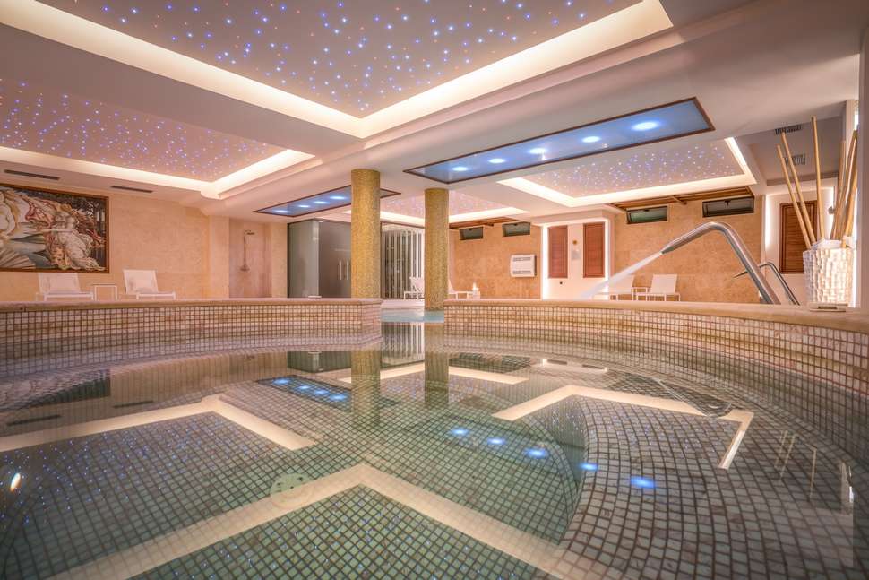 Een foto van het zwembad bij Lesante Classic Luxury Hotel & Spa