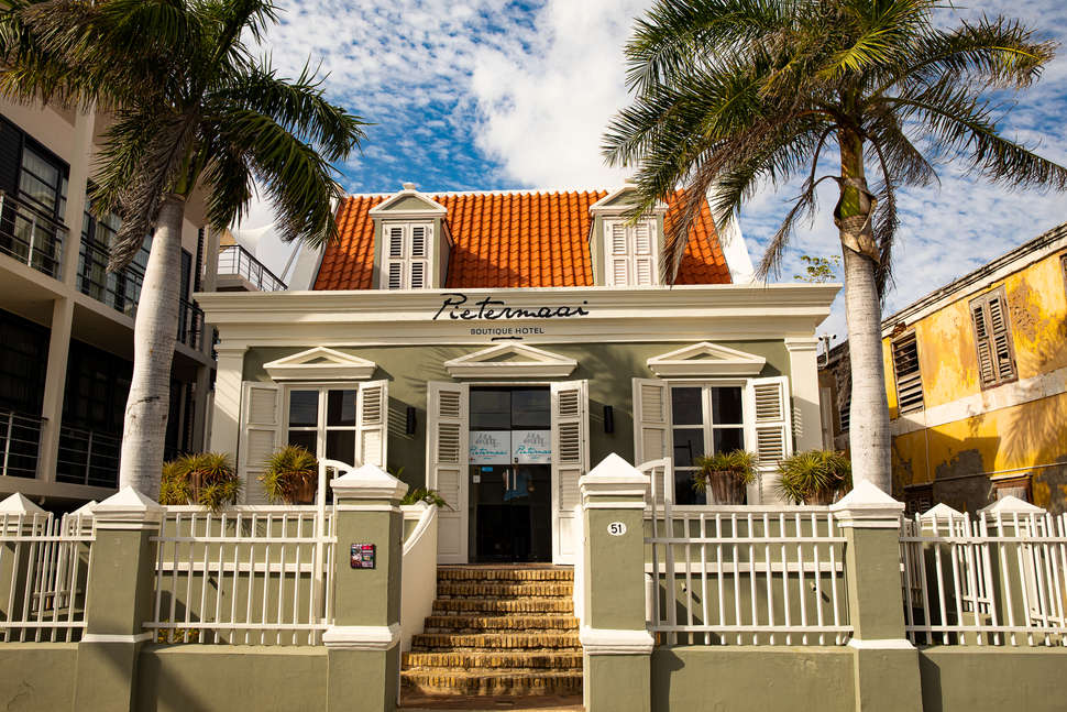 Een foto van de buitenkant van Pietermaai Boutique Hotel