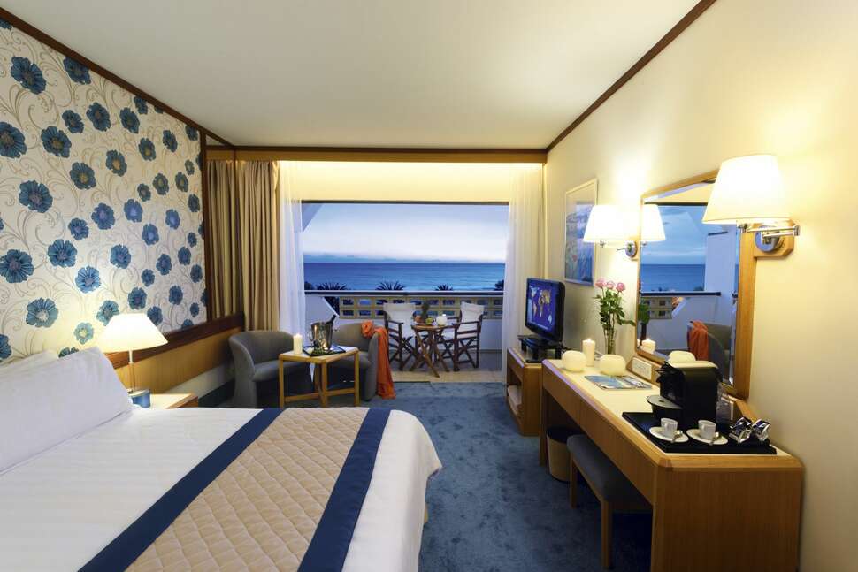 Een foto van Constantinou Bros Athena Royal Beach Hotel