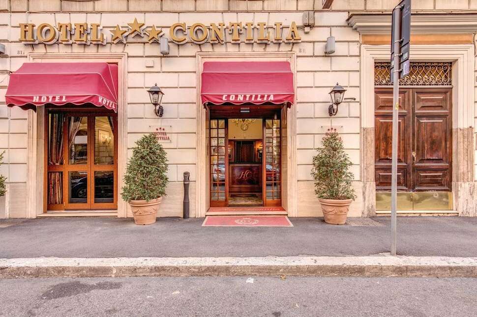 Een foto van de buitenkant van Hotel Contilia