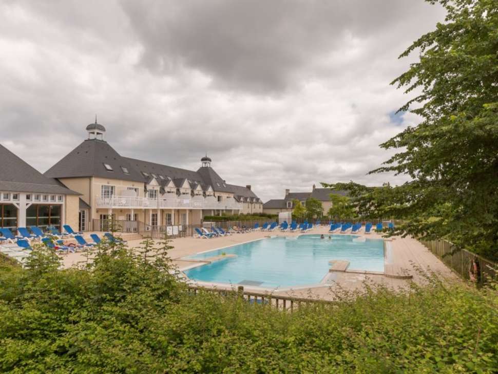 Een foto van het zwembad bij Pierre & Vacances Residence Le Green Beach