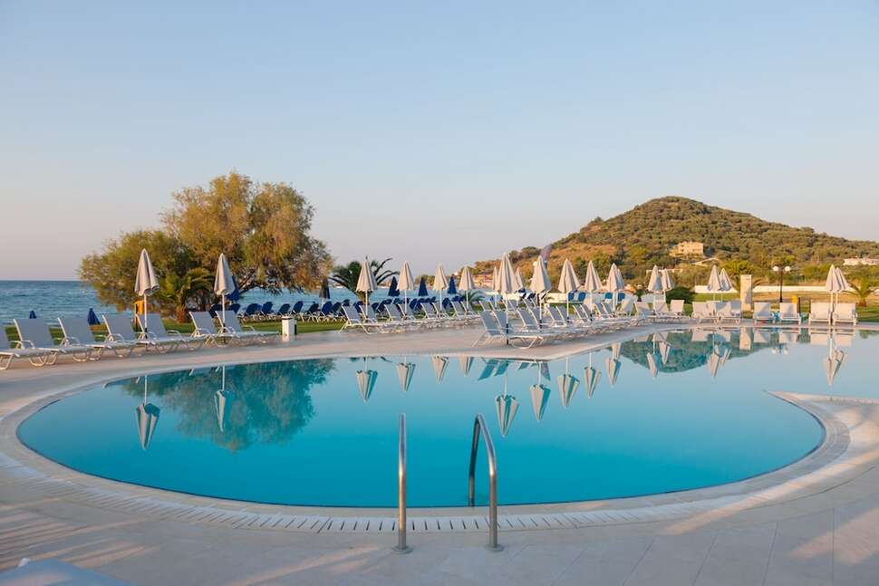 Een foto van het zwembad bij Alykanas Village Resort