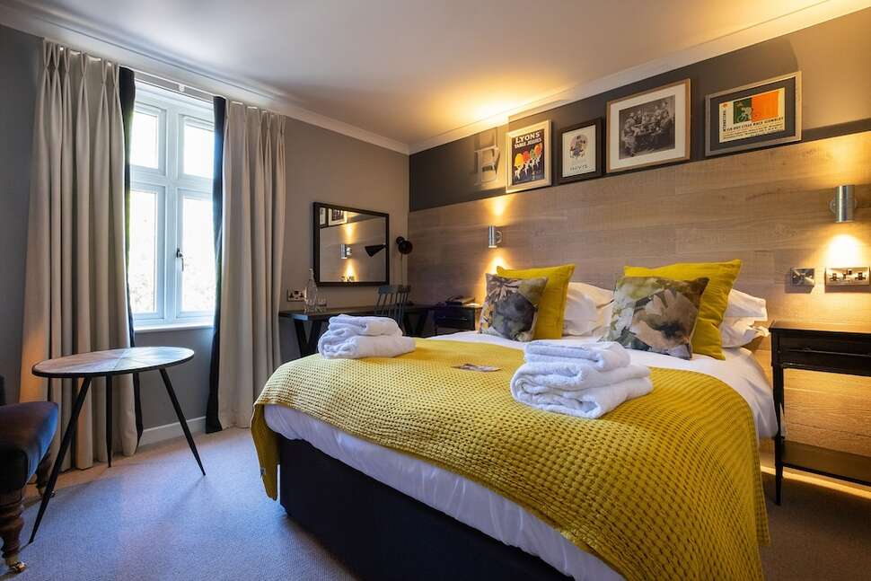 Ein Foto The Bridge Hotel