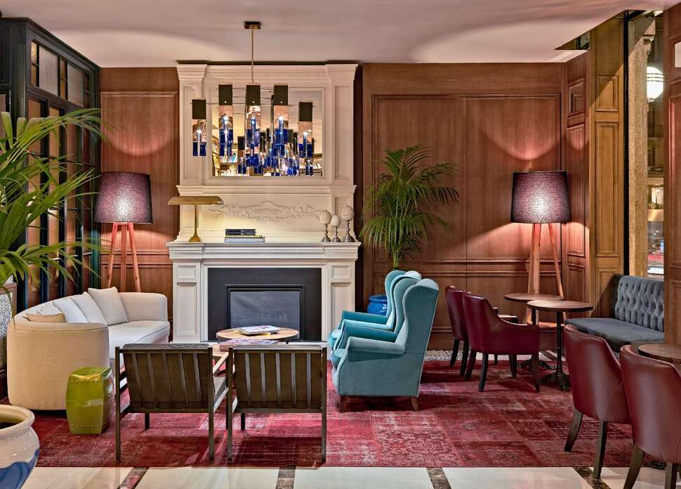 Een foto van het interieur van H10 Villa de la Reina