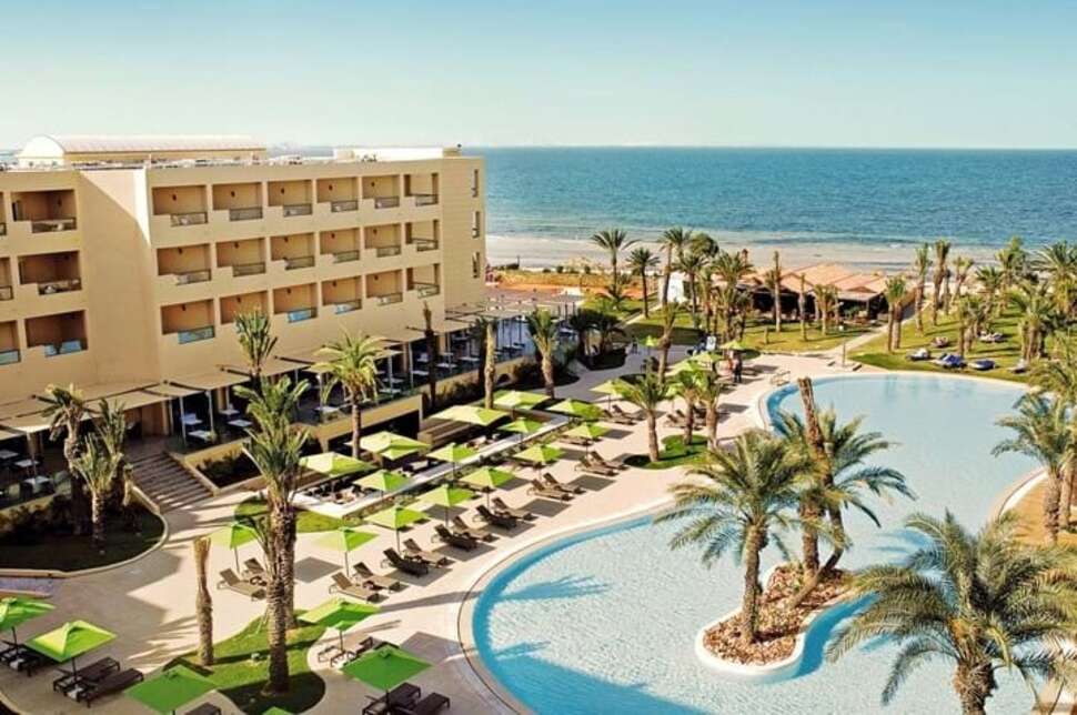 Een foto van een overzicht van Hotel Rosa Beach Thalasso & Spa