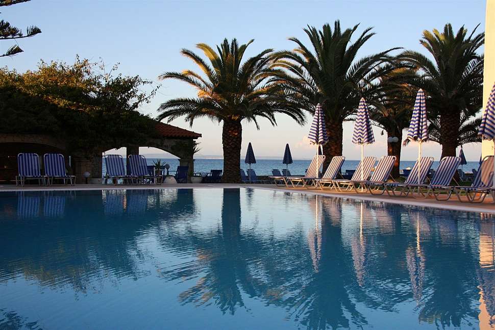 Ein Foto vom Pool im Hotel Zakantha Beach