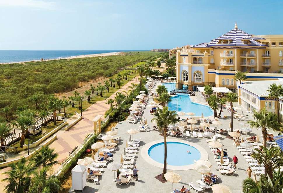 Ein Foto vom Pool im Melia Atlantico Isla Canela