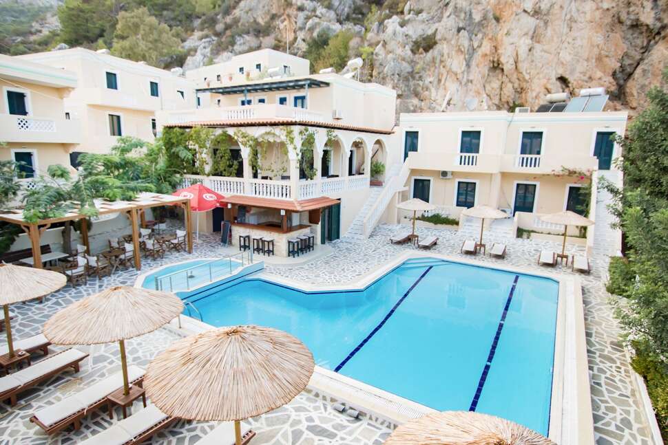 Ein Foto vom Pool im Kyra Panagia Hotel