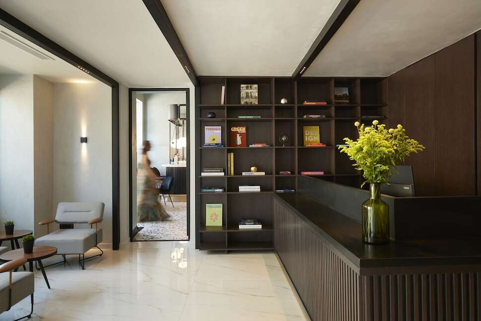 Een foto van The Port Square Hotel