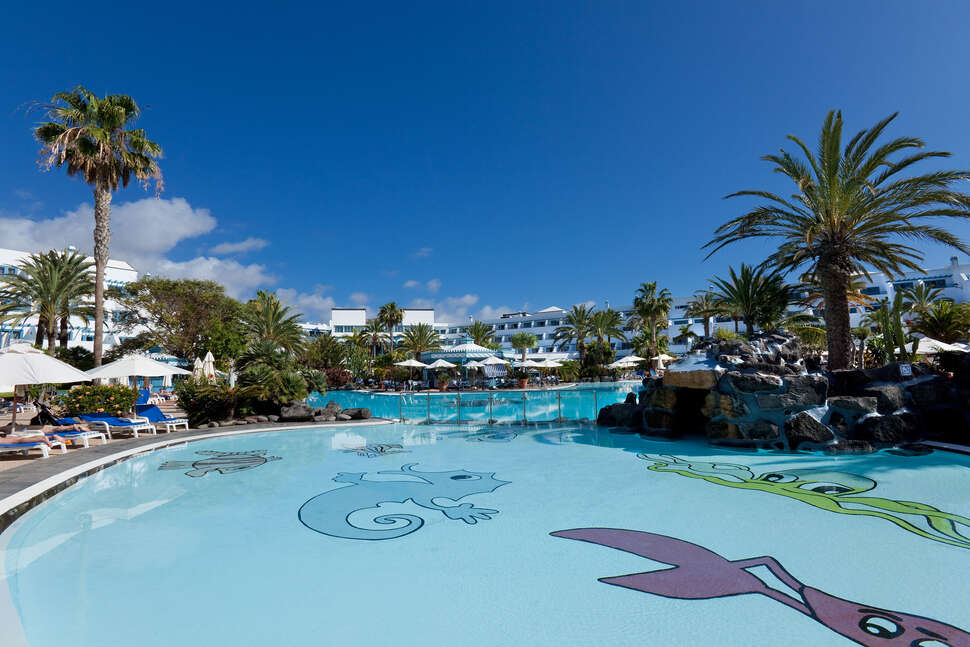 Een foto van het zwembad bij Seaside Los Jameos Playa