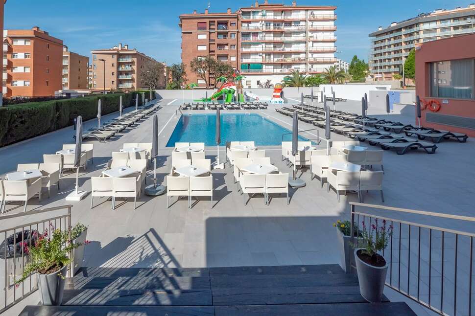Een foto van Hotel Fenals Garden