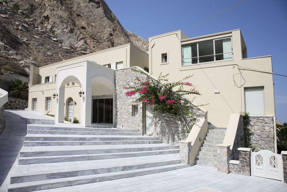 Een foto van de buitenkant van Antinea Suites & Spa