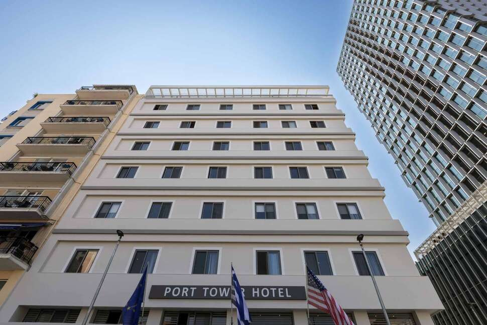 Een foto van Port Tower Piraeus