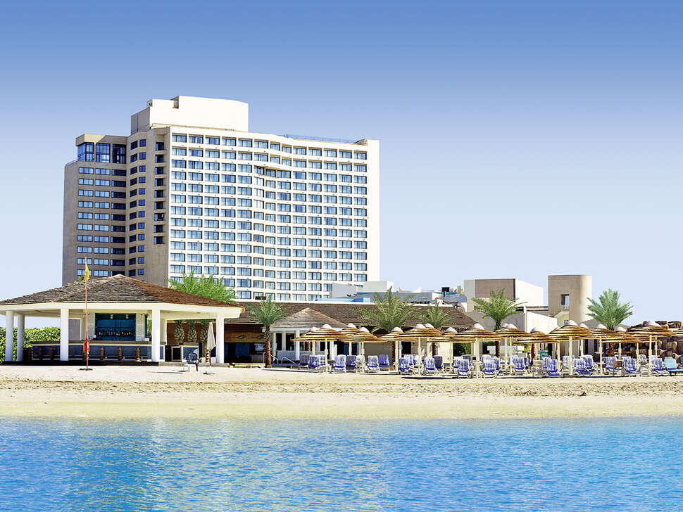 Een foto van de buitenkant van InterContinental Abu Dhabi