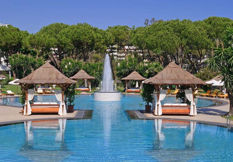 Ein Foto vom Pool im Hotel Don Pepe Gran Meliá
