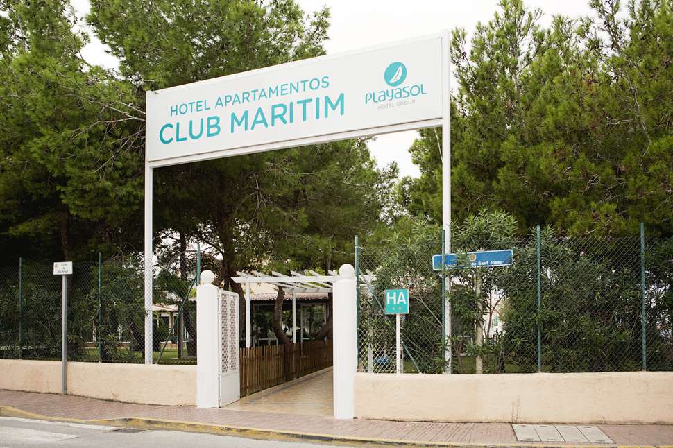 Ein Foto von der Außenansicht des Apartments Club Maritim
